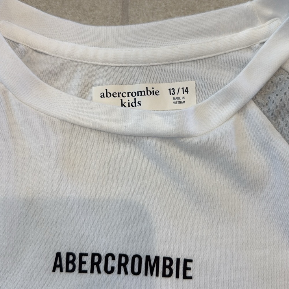 Abercrombie Kids Tee Shirt! - Picture 4 of 7